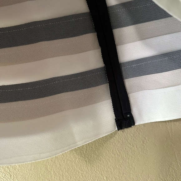 White House Black Market Black and Cream Layered Fabric Mini Pencil Skirt - Picture 3 of 7